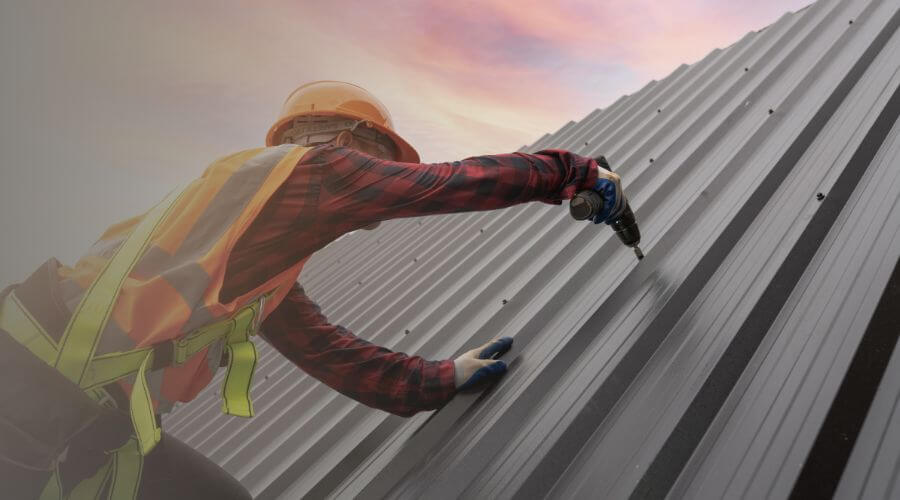 Professional gutter cleaning in Calexico, CA